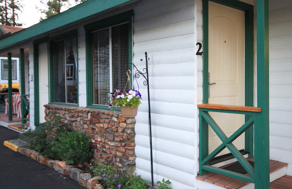 Hillcrest Suites & Cabins Velké Medvědí jezero Exteriér fotografie
