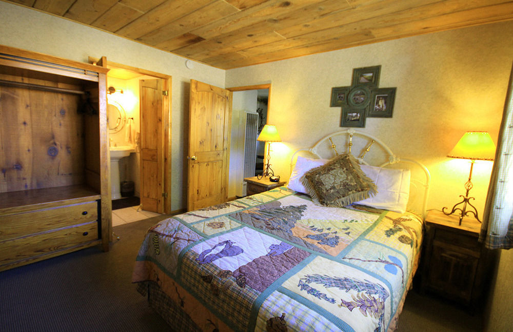 Hillcrest Suites & Cabins Velké Medvědí jezero Exteriér fotografie